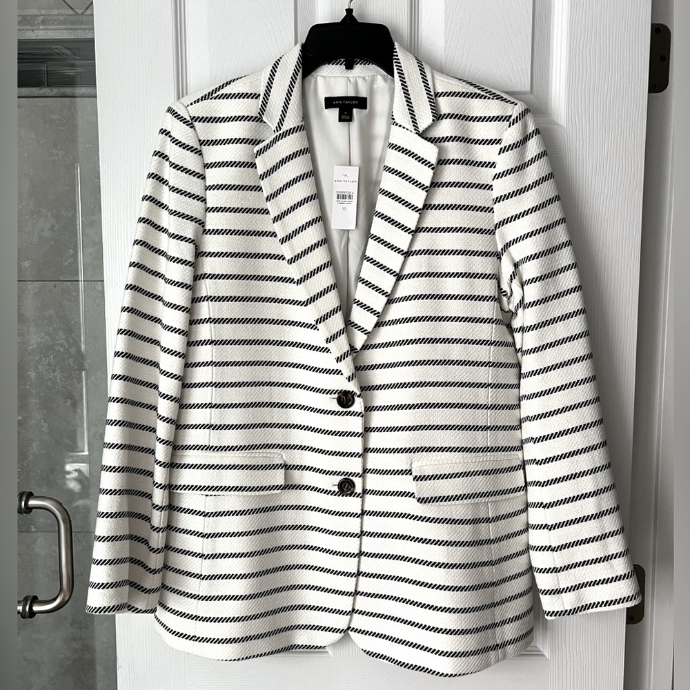 Ann Taylor Blazer/Jacket size 10 White/Navy striped